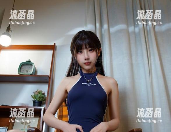 这就是Cat Demon喵崽最新水手服！照片感觉有点儿不太正经哦